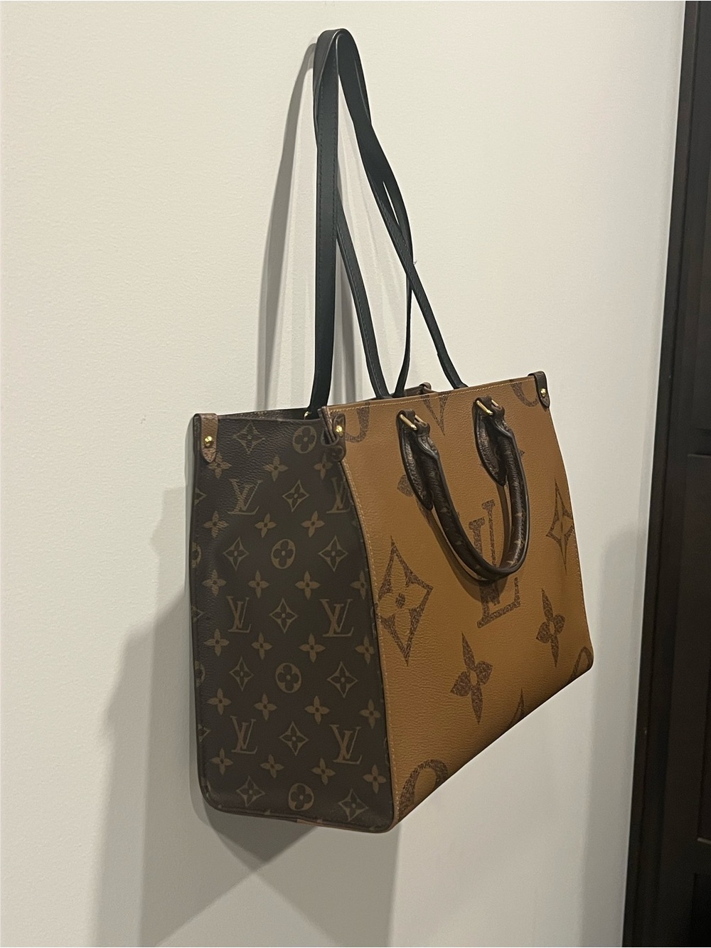 Louis Vuitton OnTheGo GM Monogram Reverse Tote Brown/Tan Red Interior + insert. - Picture 7 of 13